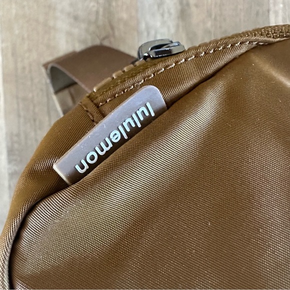 New Lululemon Everywhere Belt Bag 1L Burnt Caramel - Picture 6 of 10